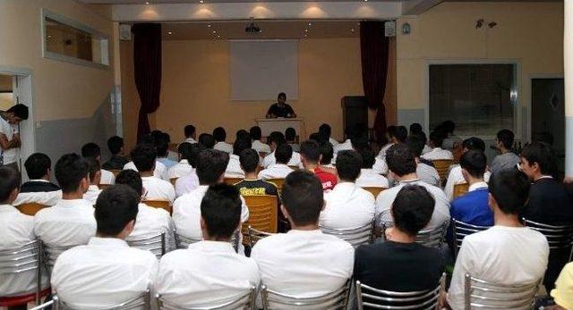 Şehitkamil Belediyesinden Öğrencilere 'kişisel Gelişim' Semineri