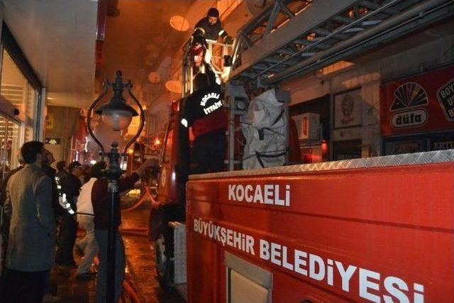 Kocaeli'de Ev Yangını