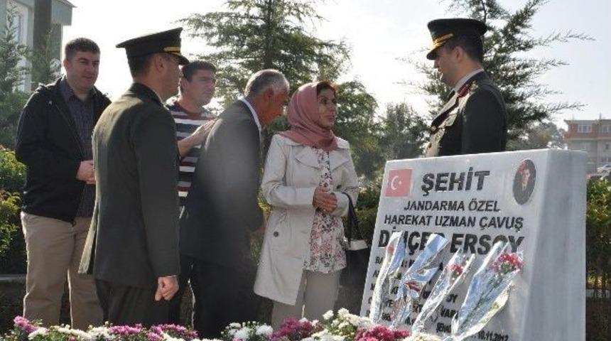 Şehitler Bu Bayrdam Da Unutulmadı