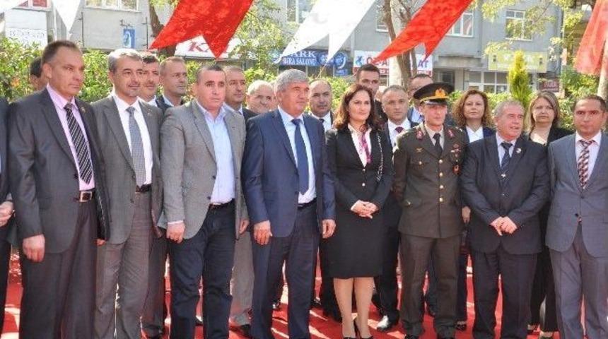 Bayramlaşma T&ouml;reninde Bir Araya Geldiler