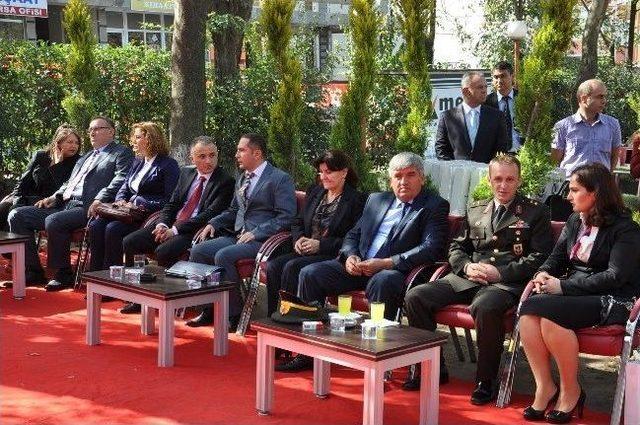 Bayramlaşma T&ouml;reninde Bir Araya Geldiler 1