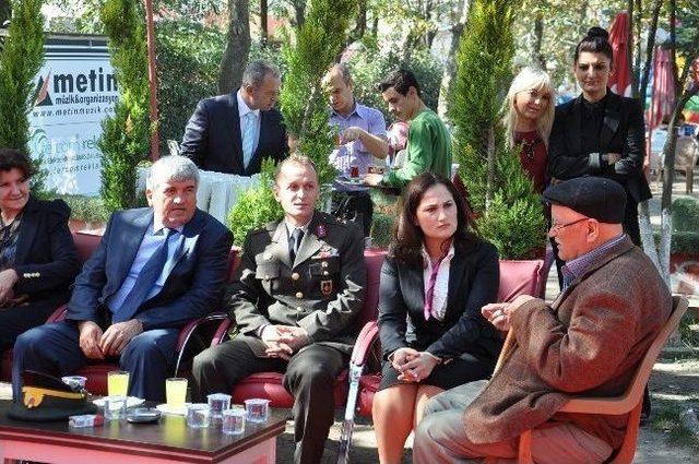 Bayramlaşma T&ouml;reninde Bir Araya Geldiler 2