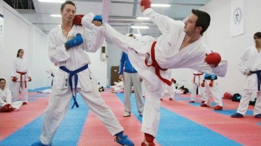 B&uuml;y&uuml;kşehirli Kareteciler Hız Kesmiyor