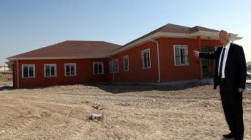 Hayvanlara Alttan Isıtmalı Barınak