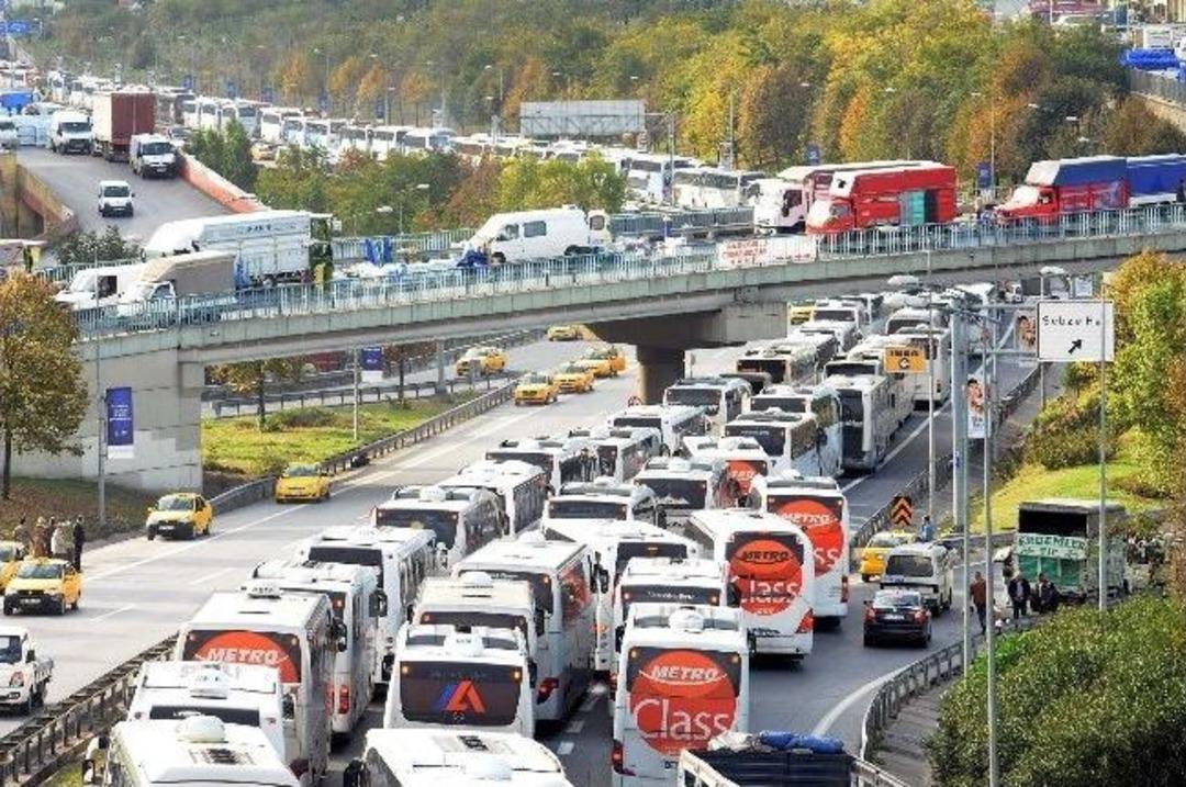 Otogarda Tatil D&ouml;n&uuml;ş&uuml; Yoğunluğu