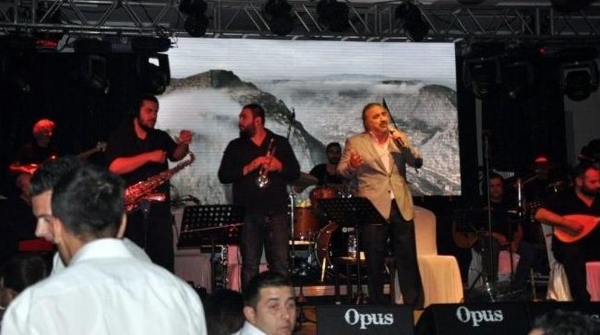 Volkan Konak Sandıklı&rsquo;da Sahneye &Ccedil;ıktı