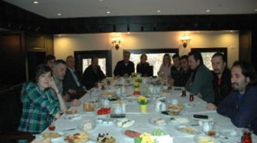 Kula&ccedil;oğlu Basın Mensupları İle Kahvaltıda Buluştu