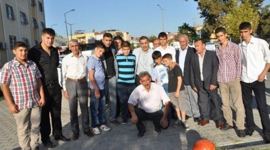 Başkan &Ccedil;elikcan, Vatandaşların Bayramını Kutladı