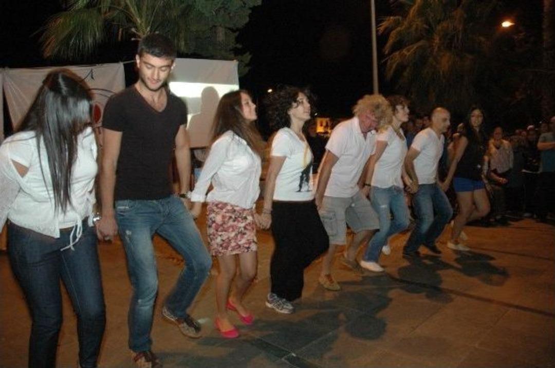 Horon Teperek D&uuml;nya Rekorunu Kutladılar