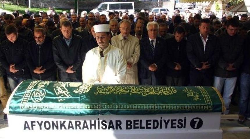 Chp Meclis &Uuml;yesi Karayal&ccedil;ın, Arkadaşının Cenazesine Katıldı