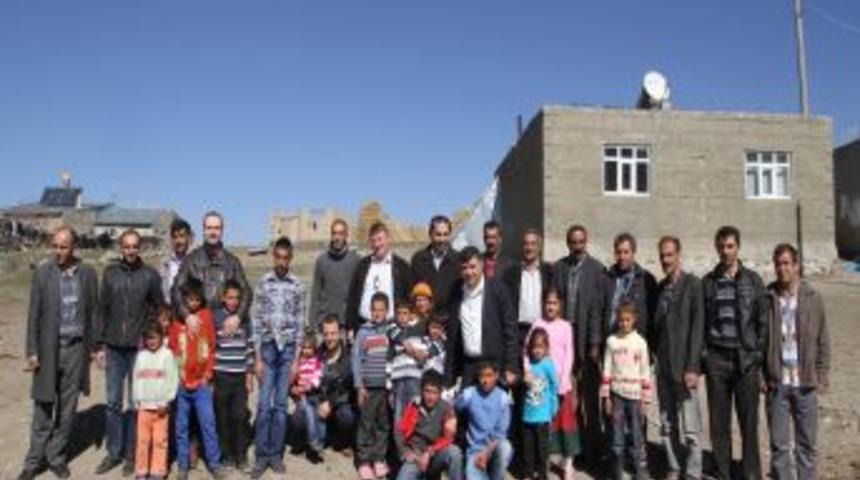 OFGİAD &Uuml;yeleri, Kurbanlarını Karayazılı Ailelerle Paylaştı