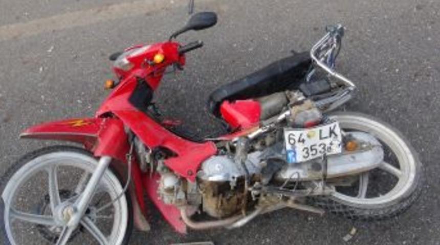 Kazada Kaskı Par&ccedil;alanan Motosiklet S&uuml;r&uuml;c&uuml;s&uuml; &Ouml;ld&uuml;