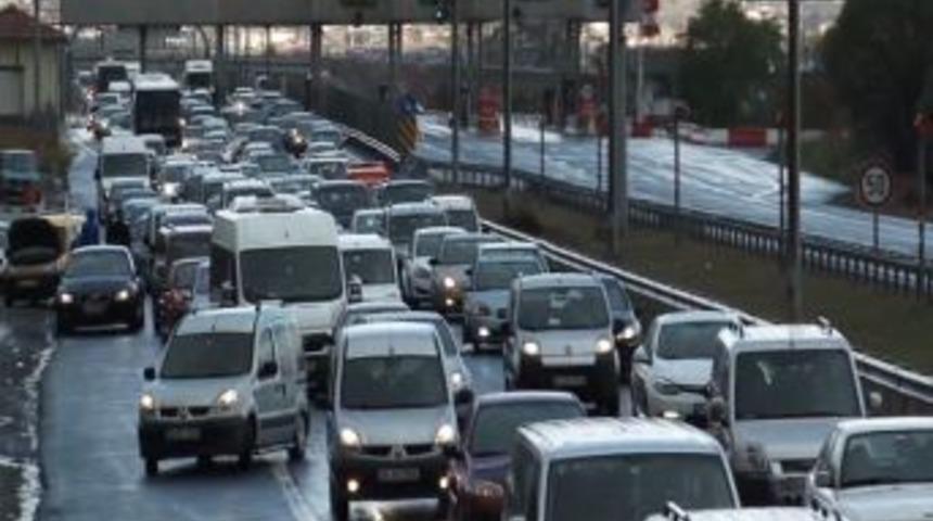 Gerede Gişelerinde D&ouml;n&uuml;ş Trafiği Başladı