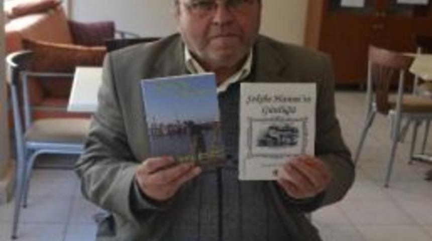 Emekli &Ouml;ğretmenden 2 &Ouml;yk&uuml; Kitabı