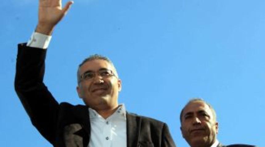 Alevi Dernekleri, Mersin'de 'Eşit Yurttaşlık' Mitingi D&uuml;zenledi