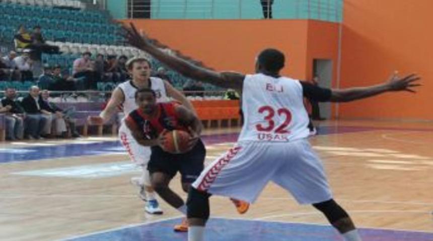 Uşak Sportif: 79 - Aykon TED Ankara Kolejliler: 65