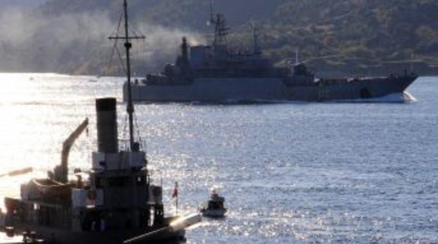 &Ccedil;anakkale Boğazı'ndan Rus Savaş Gemisi Ge&ccedil;ti