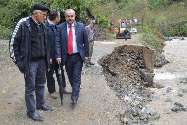 Zonguldak’ta Sağanak Yağış Ve Sel, Mahalle Ve Köy Yollarını Kapattı