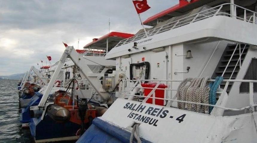 Bandırma Feribot İskelesinde Uzun Kuyruklar Oluştu