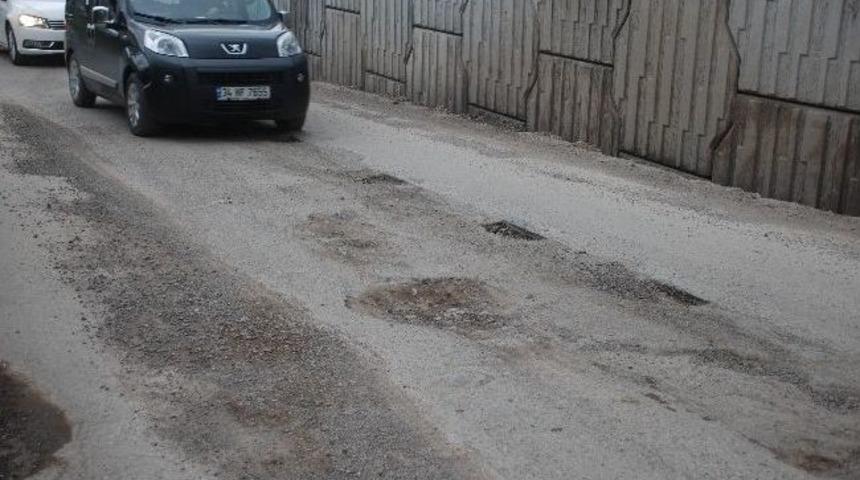 Kdz. Ereğli&rsquo;de Bozuk Yol Trafiği Aksattı