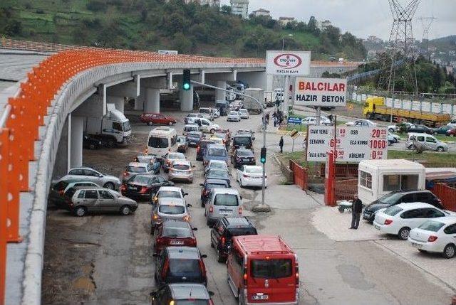 Kdz. Ereğli’de Bozuk Yol Trafiği Aksattı