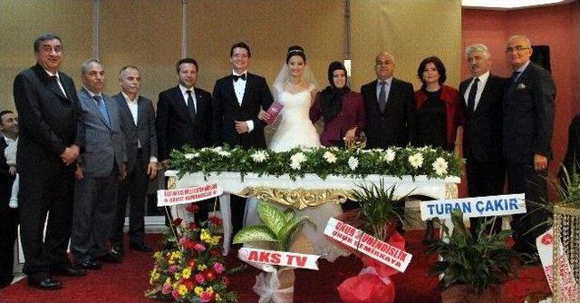 Vali Aksoy, Nikah Şahitliği Yaptı