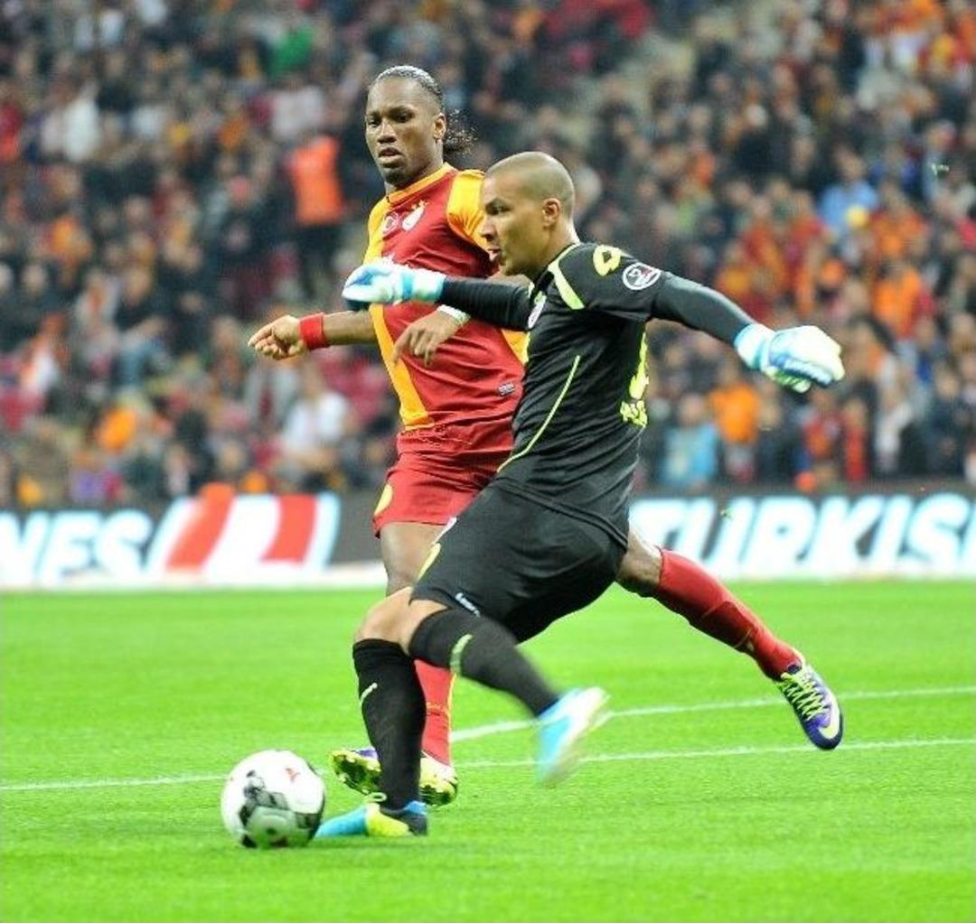 Galatasaray- Kardemir Karab&uuml;kspor Ma&ccedil;ı 0-0 Devam Ediyor