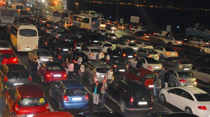 Topçular Iskelesi Yoğunluğu Gecede Değişmedi