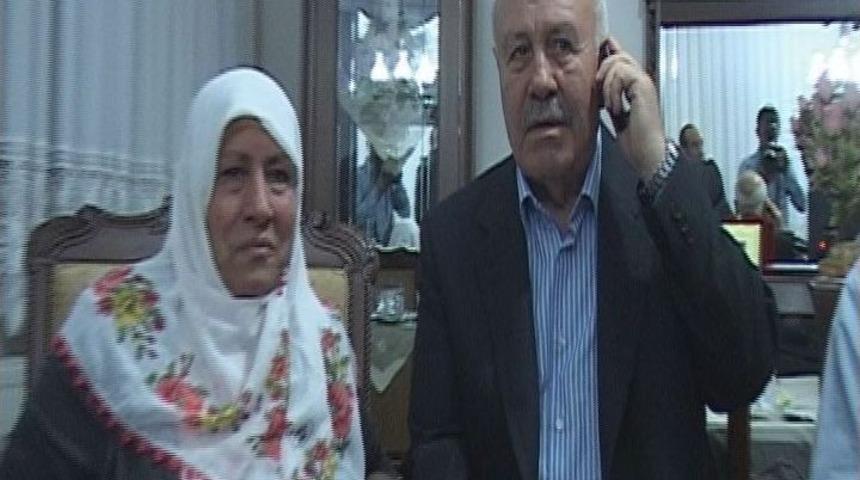 Ka&ccedil;ırılan Pilot Murat Ağca'nın Baba Evinde Sevin&ccedil; Yaşanıyor