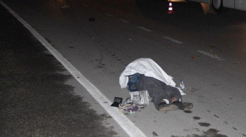 Minib&uuml;s&uuml;n &Ccedil;arptığı Yaşlı Adam Hayatını Kaybetti