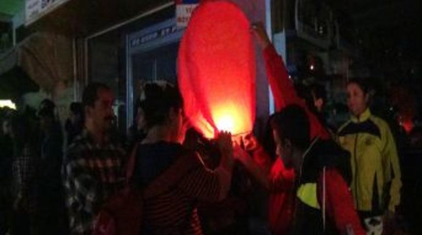 Ahmet Atakan Anısına Dilek Fenerleri Bırakıldı