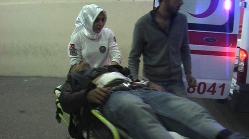 Bı&ccedil;aklanan Gen&ccedil; Hastaneye Kaldırıldı