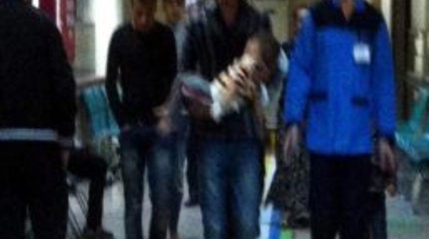 3.kattan D&uuml;şen 3 Yaşındaki &Ccedil;ocuk Ağır Yaralandı