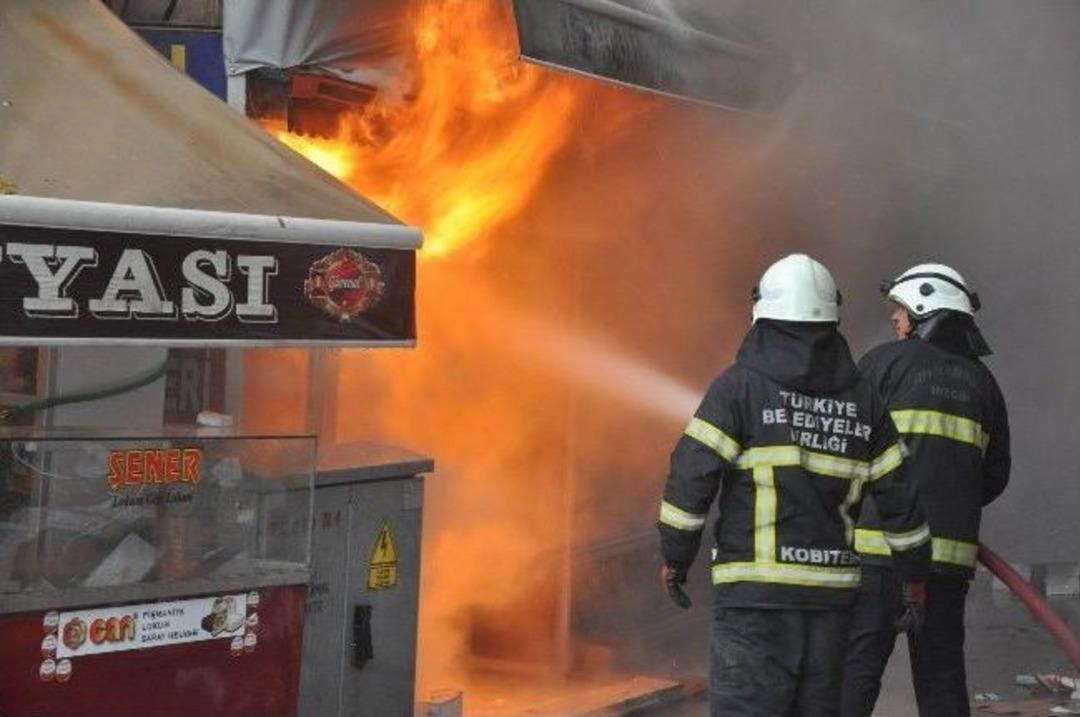 300 Yıllık Tarihi Han Alev Alev Yandı