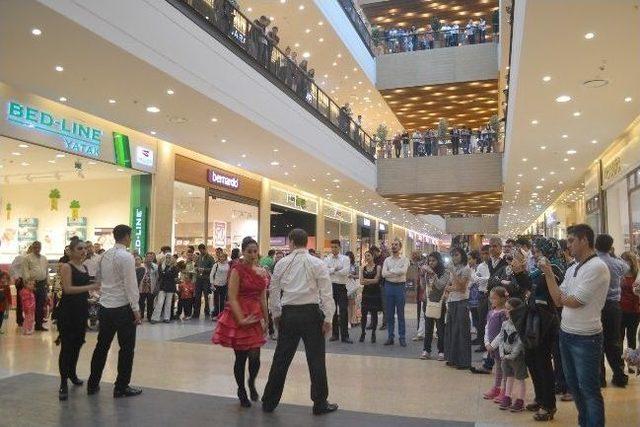 Kahramanmaraş Piazza’da Latin Rüzgarı