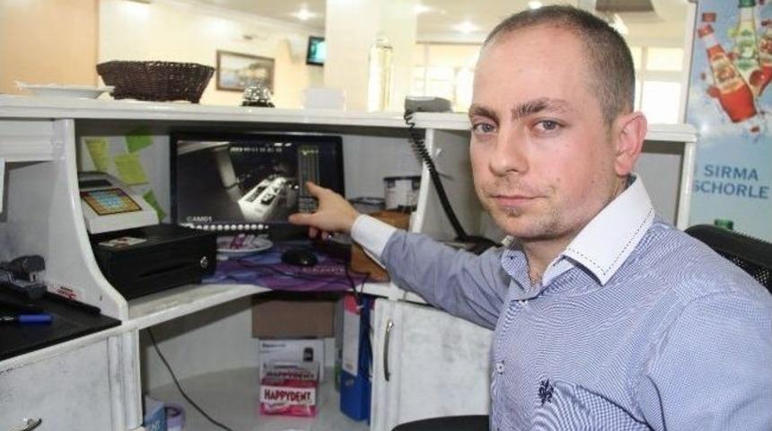 Hırsızların bayram mesaisi kameralara yakalandı