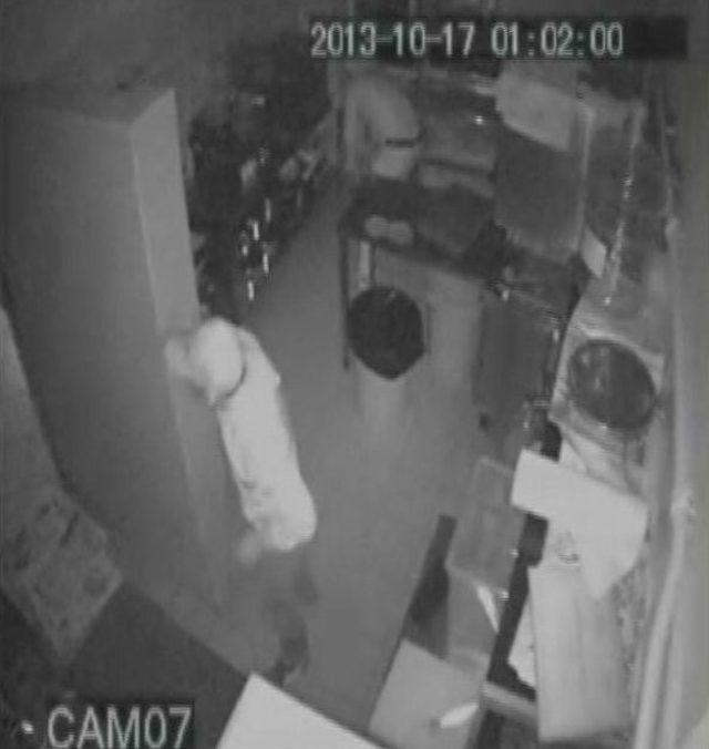 Hırsızların bayram mesaisi kameralara yakalandı 2