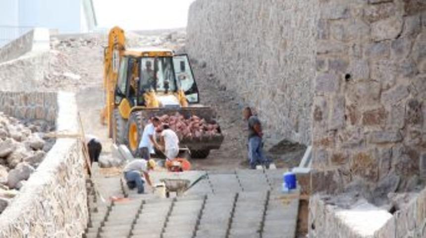 Karşıyaka&rsquo;ya 9 Yıl I&ccedil;inde 37 Bin Metrek&uuml;p Istinat Duvarı Yapıldı