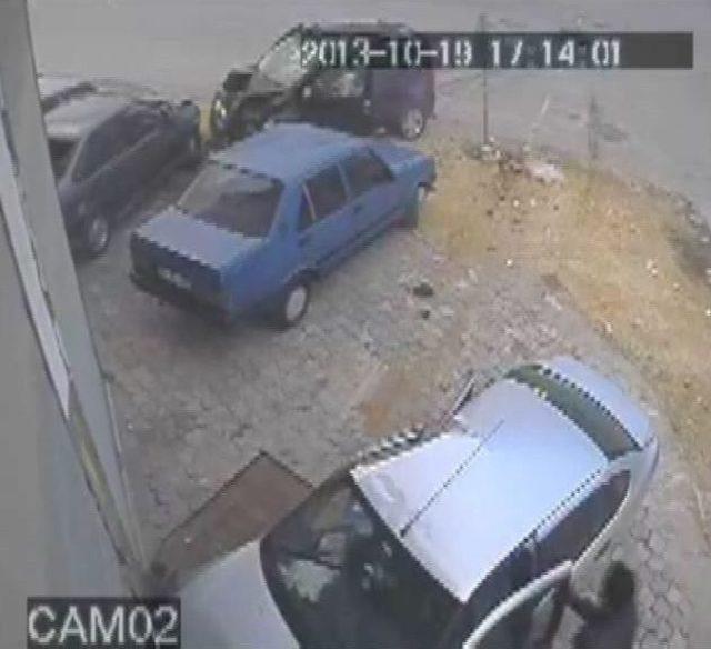 Trafik Kazası Güvenlik Kamerasında 1