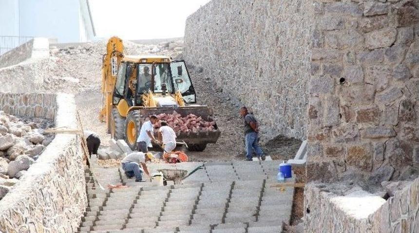 Karşıyaka&rsquo;ya 37 Bin Metrek&uuml;p İstinat