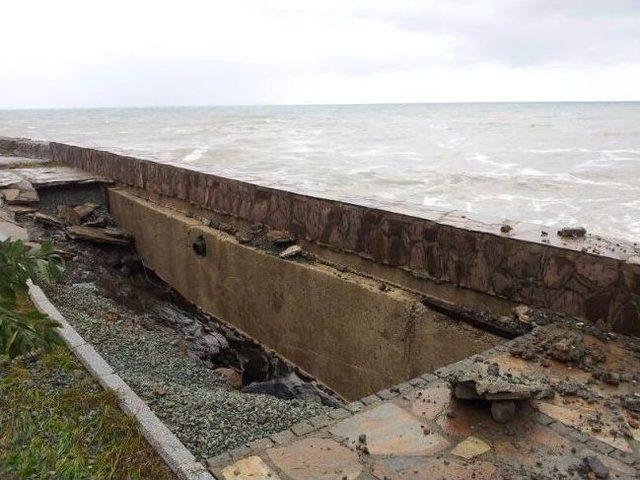 Doğu Karadeniz’de Olumsuz Hava Şartları Maddi Hasara Neden Oldu