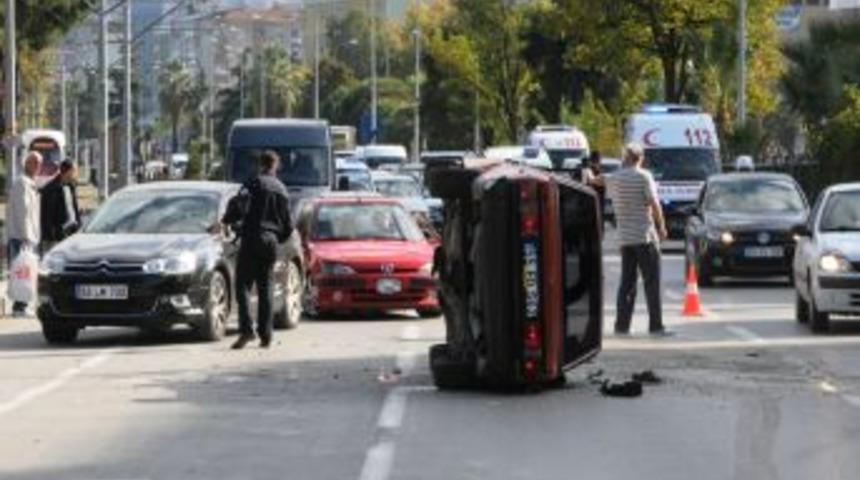 Samsun&rsquo;da Meydana Gelen Tek Taraflı Trafik Kazasında 1&rsquo;i Ağır 4 Kişi Yaralandı