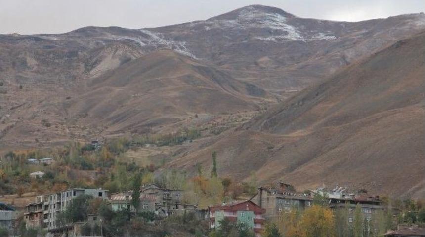 Hakkari&rsquo;ye Yılın İlk Karı Yağdı