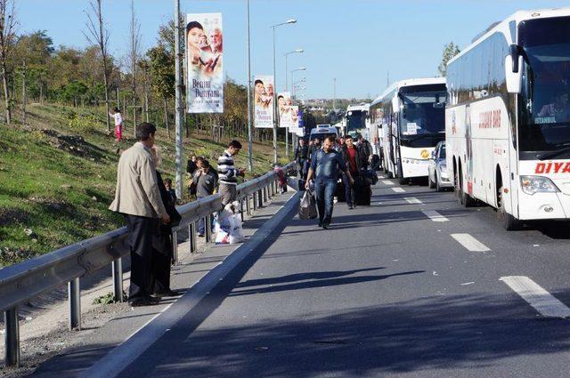 Otobüsler Otogara Giremedi, Yolcular Yürümek Zorunda Kaldı