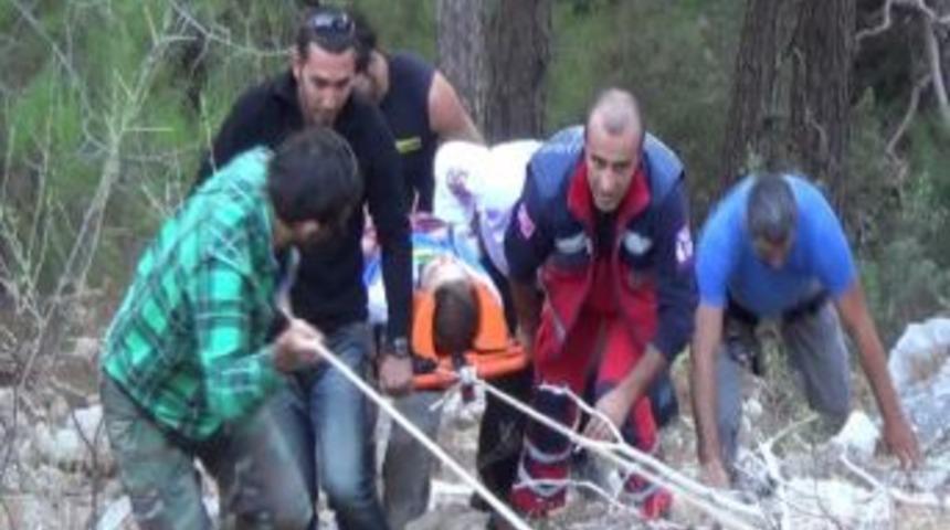 100 Metrelik U&ccedil;uruma Yuvarlanan Ara&ccedil;tan Sağ Kurtuldular