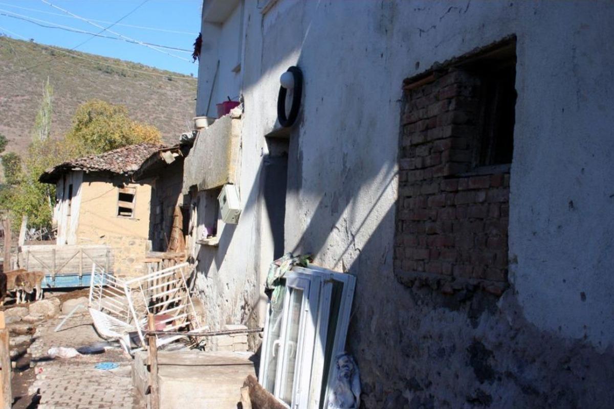 D&uuml;ğ&uuml;n Evinde Balkon &Ccedil;&ouml;kt&uuml;: 14 Yaralı
