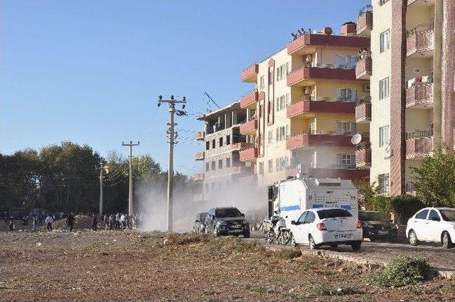 Sınırdaki istinat duvarı protestosuna polis m&uuml;dahalesi 2