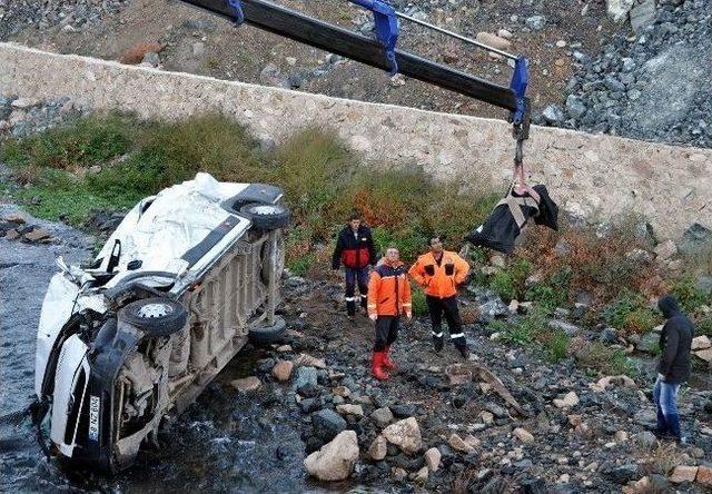 Sivas’ta Trafik Kazası: 1 Ölü, 1 Yaralı