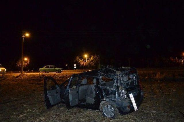 D&uuml;ğ&uuml;nden D&ouml;nen Konvoyda Kaza: 3 Yaralı 1