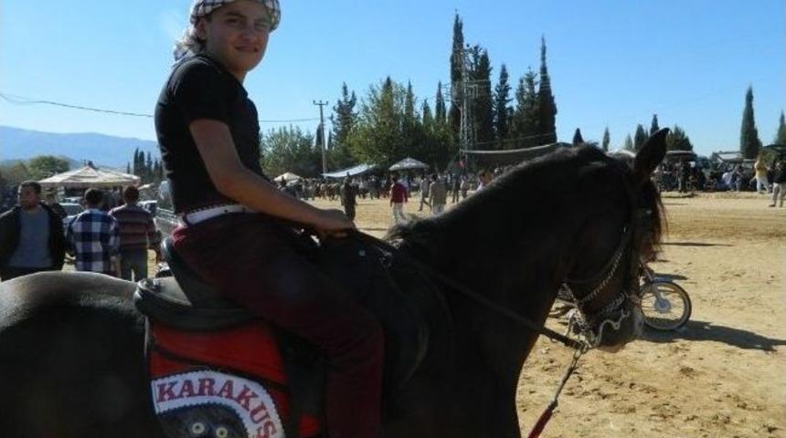 &Ouml;demiş&rsquo;te 156 At Rahvanda Tozu Dumana Kattı